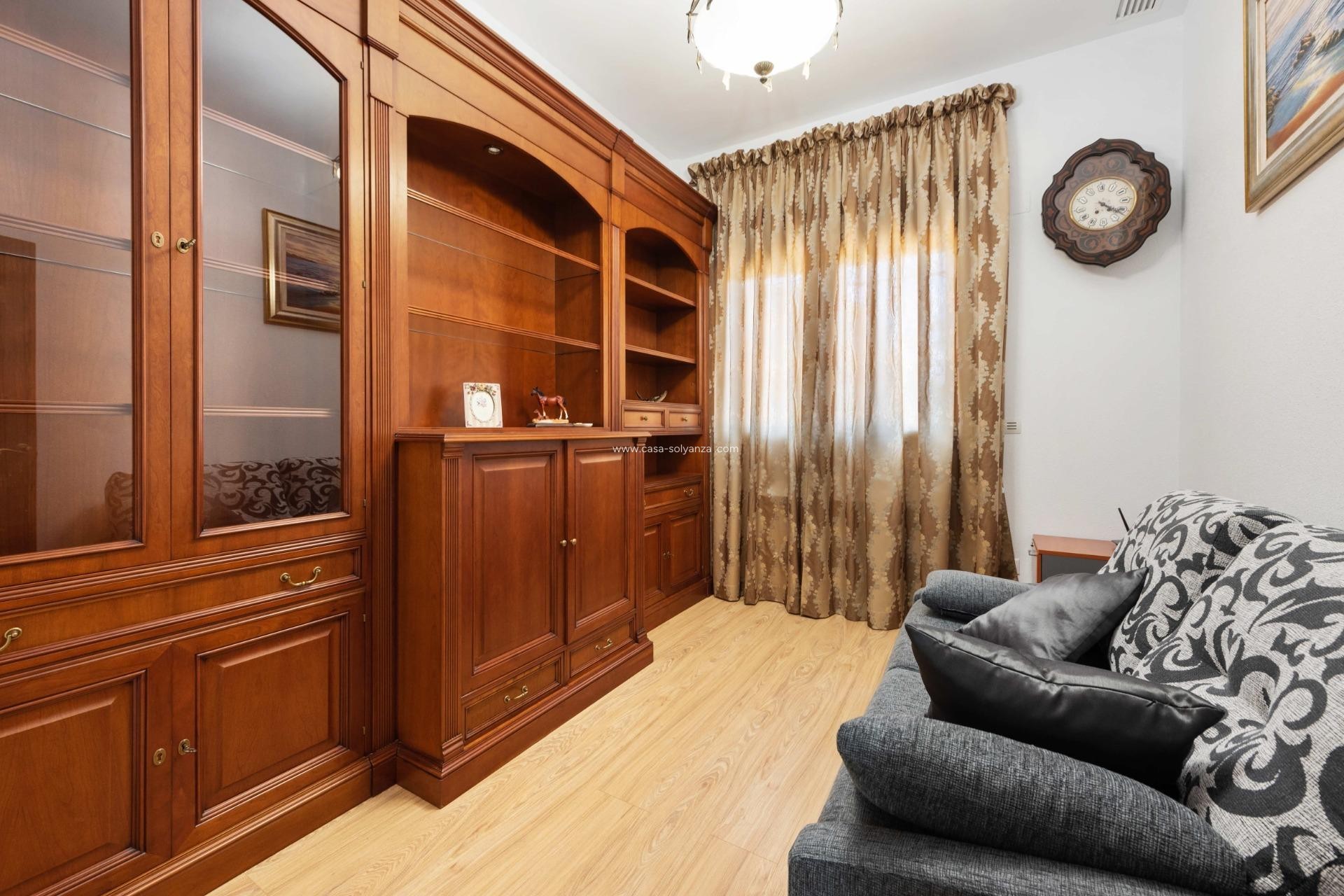 Wiederverkauf - Villa - Orihuela Costa - Campoamor