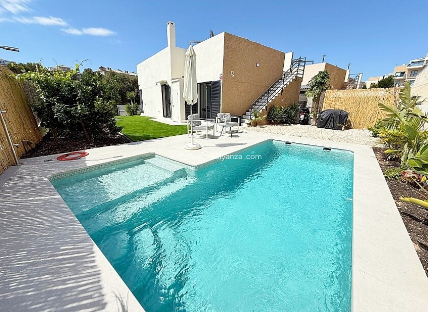 Wiederverkauf - Villa - Orihuela Costa - La Zenia