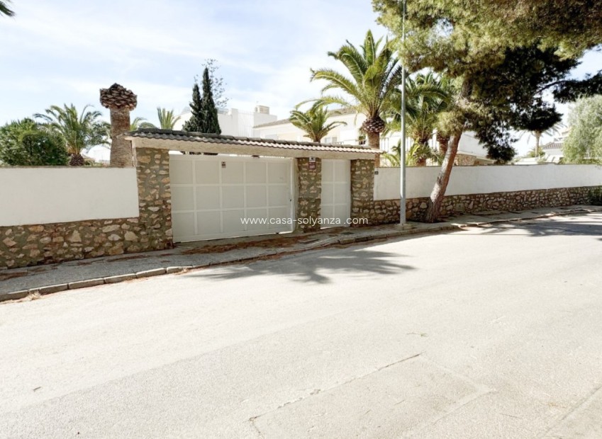 Wiederverkauf - Villa - Orihuela Costa - La Zenia