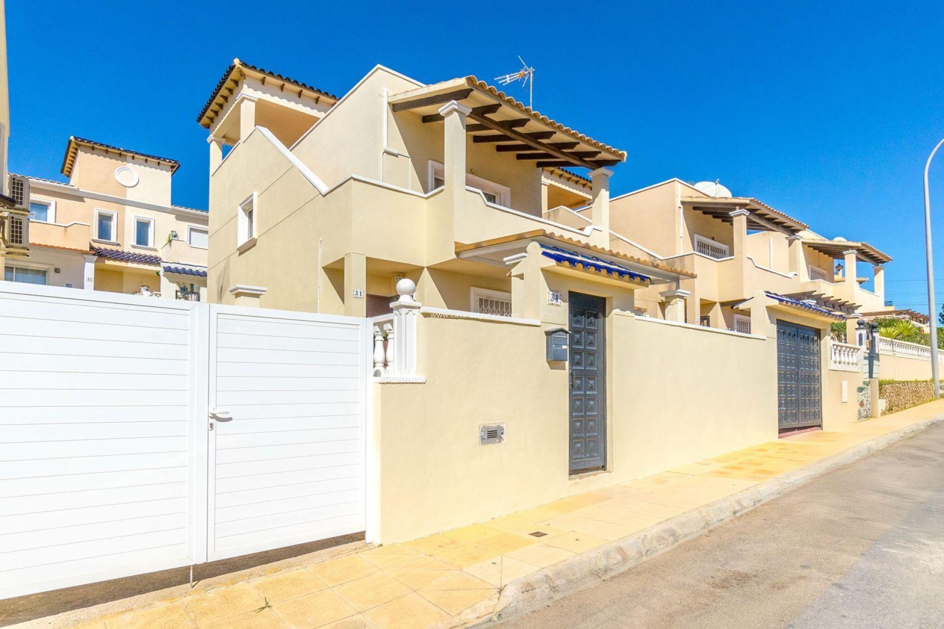 Wiederverkauf - Villa - Orihuela Costa - Las Filipinas