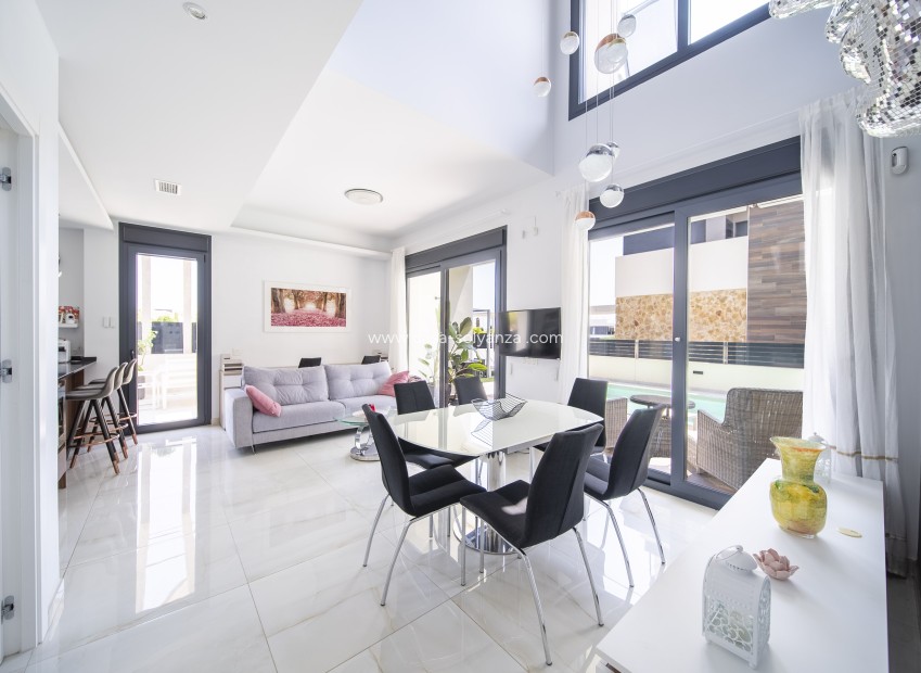 Wiederverkauf - Villa - Orihuela Costa - Lomas de Cabo Roig
