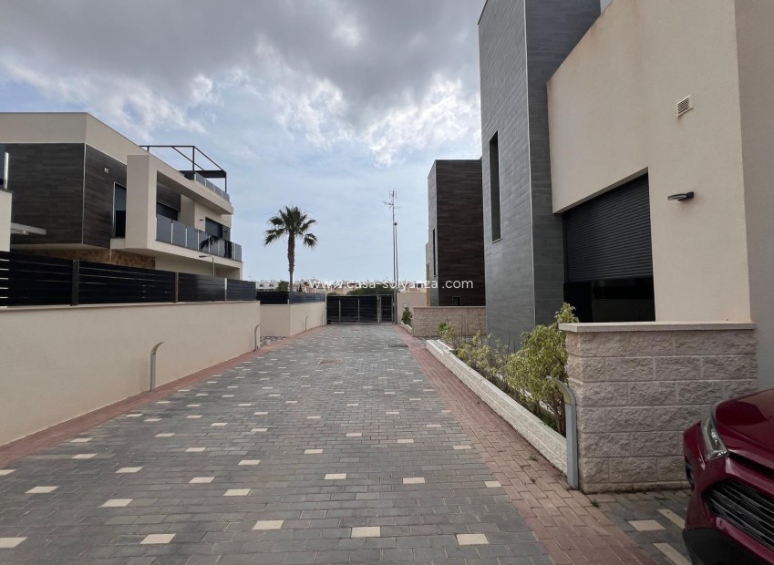 Wiederverkauf - Villa - Orihuela Costa - Lomas de Cabo Roig