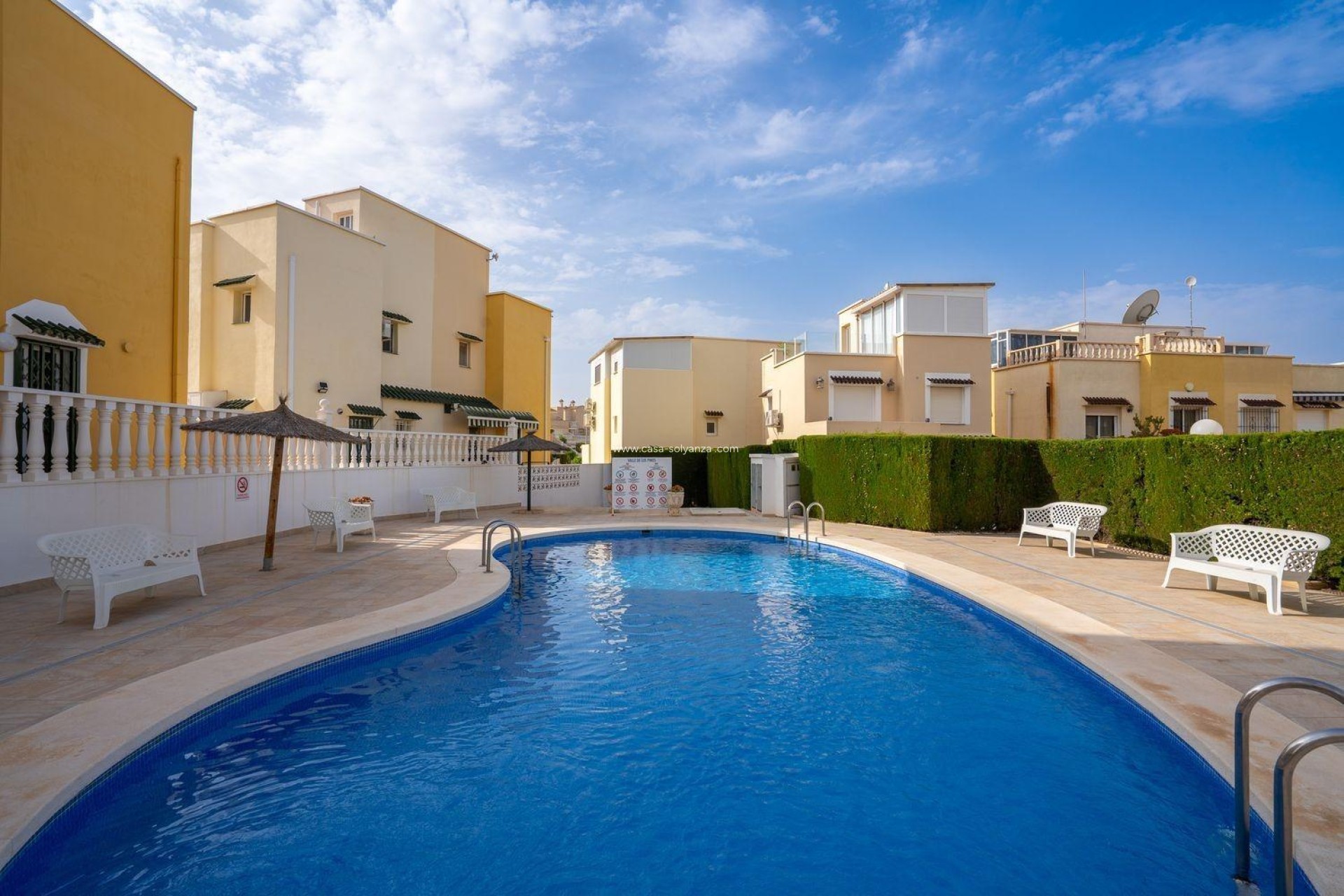 Wiederverkauf - Villa - Orihuela Costa - Los Almendros-La Florida