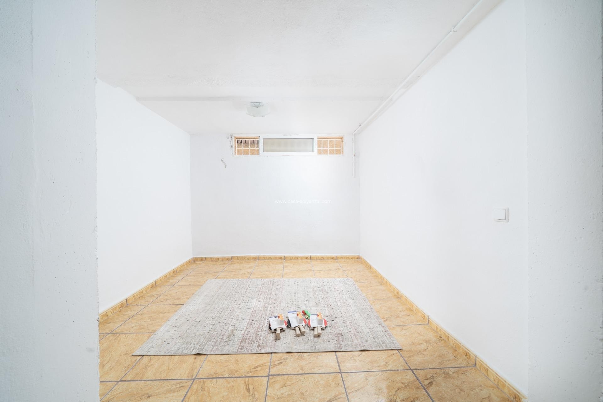 Wiederverkauf - Villa - Orihuela Costa - Los Almendros-La Florida