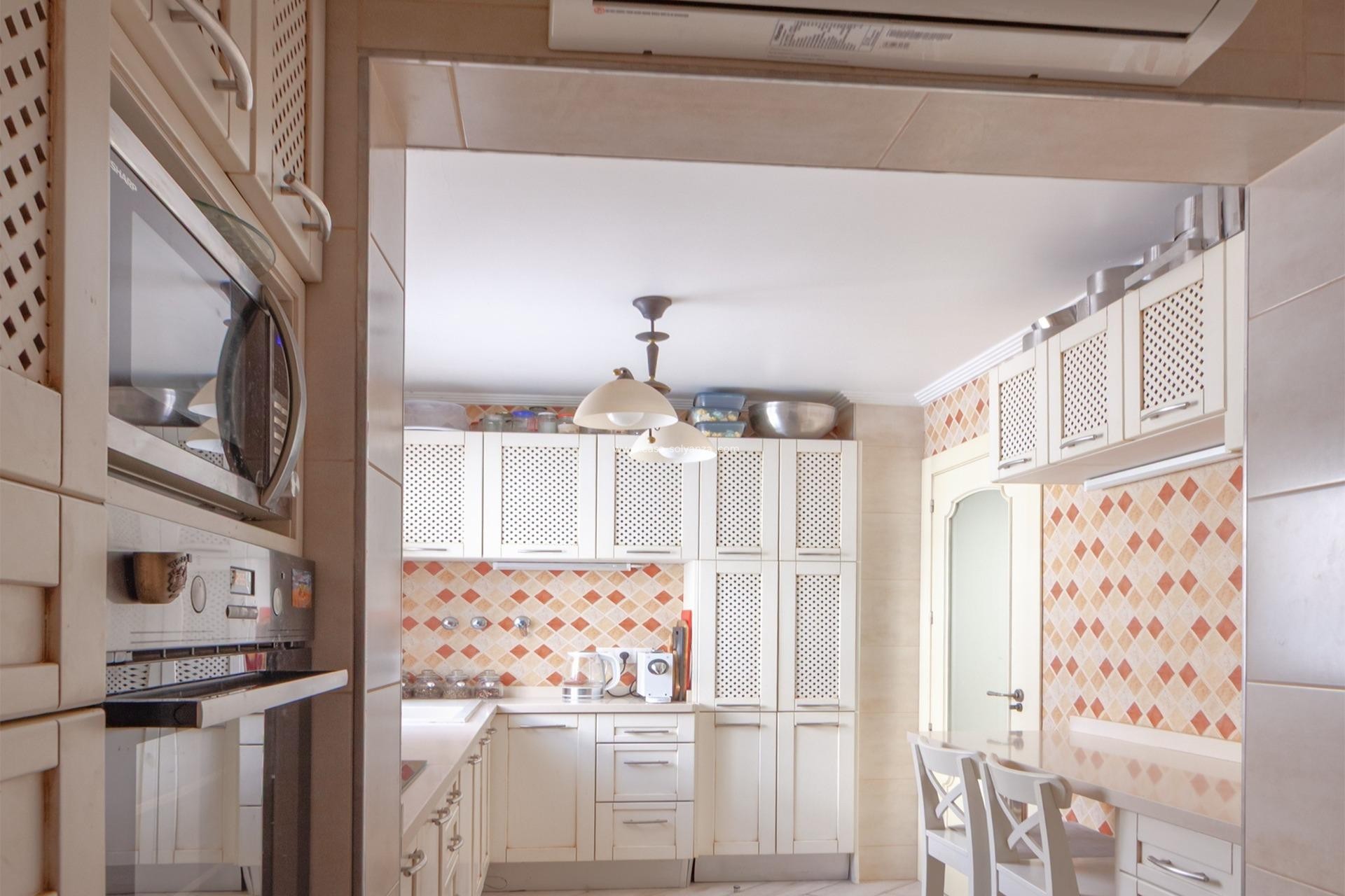 Wiederverkauf - Villa - Orihuela Costa - Los Almendros-La Florida