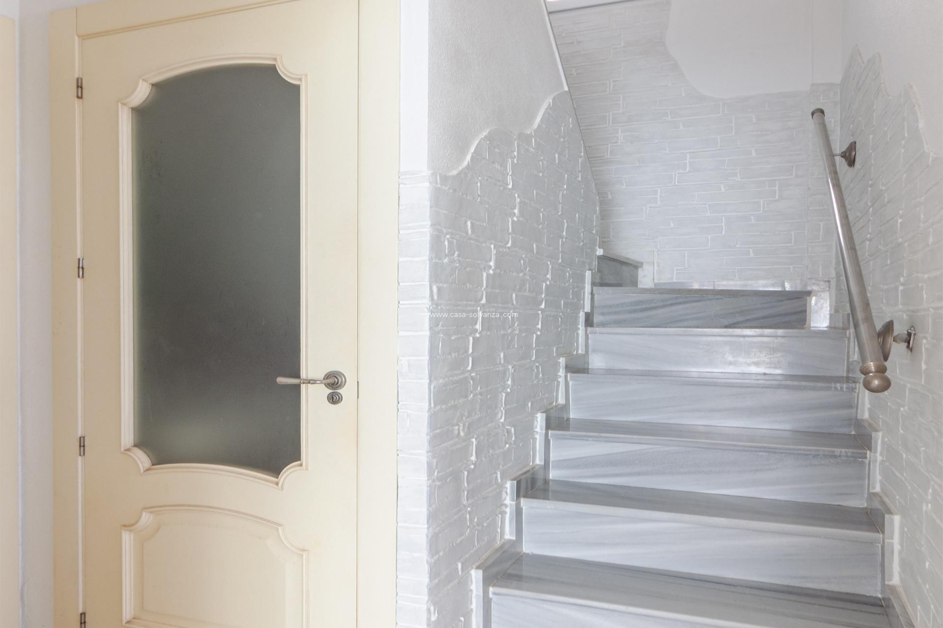 Wiederverkauf - Villa - Orihuela Costa - Los Almendros-La Florida