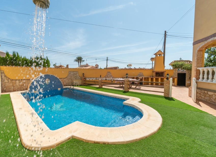 Wiederverkauf - Villa - Orihuela Costa - Los Almendros-La Florida