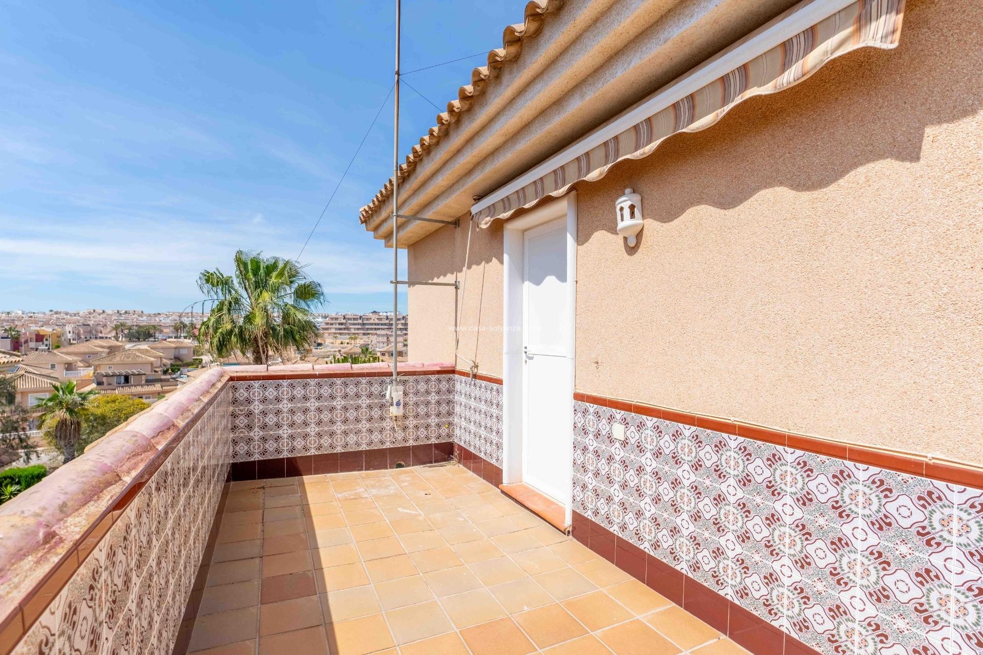 Wiederverkauf - Villa - Orihuela Costa - Punta Prima