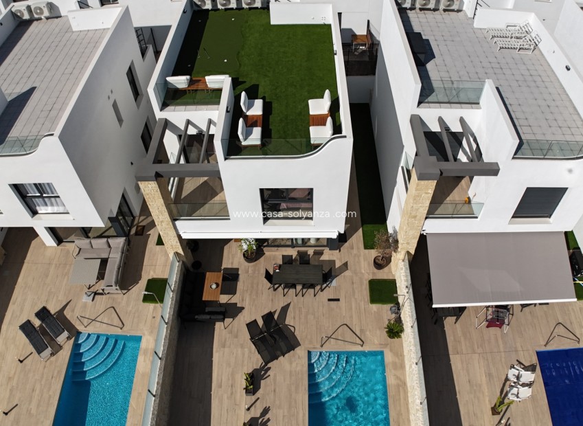 Wiederverkauf - Villa - Orihuela Costa - Punta Prima