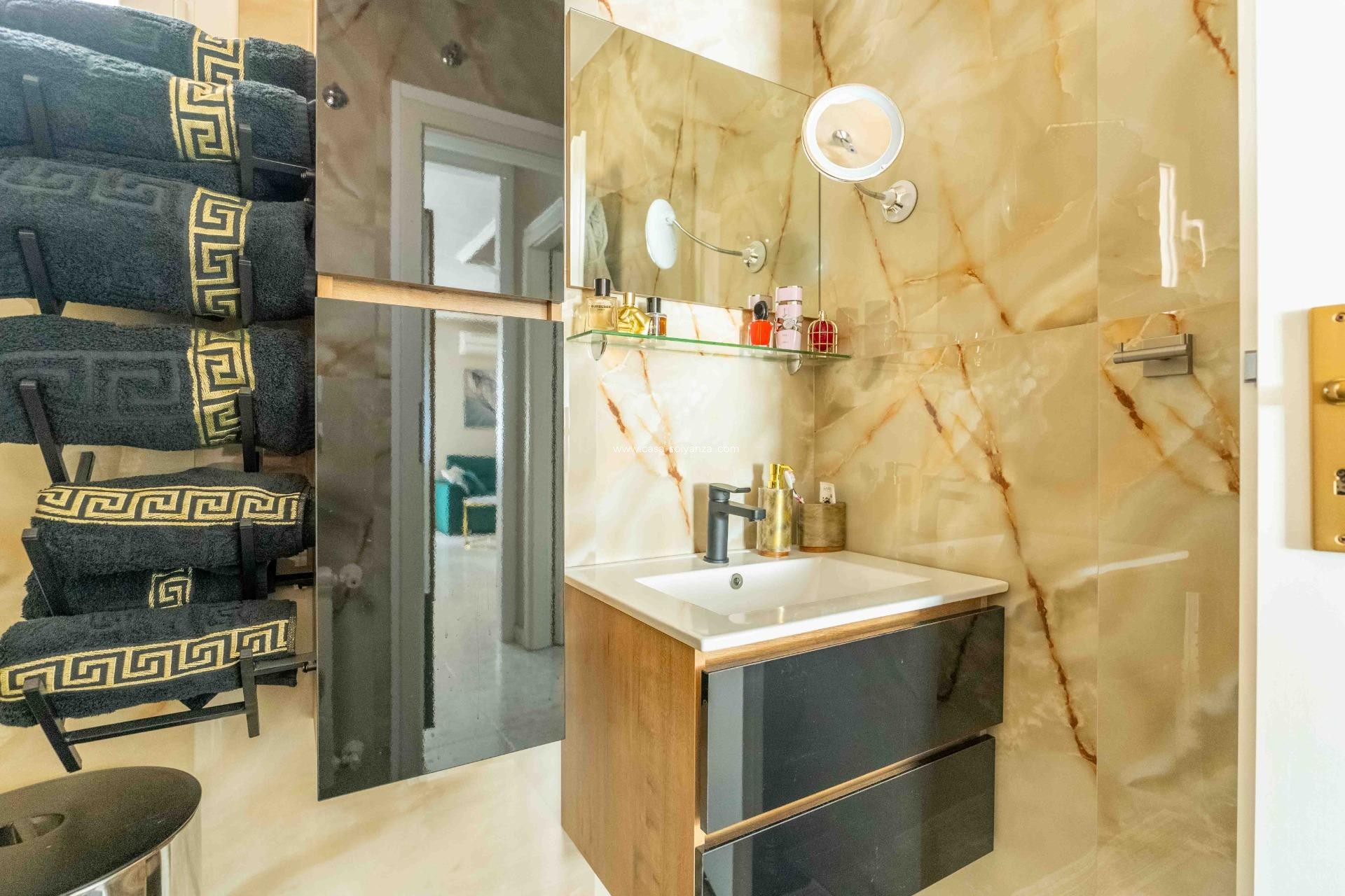 Wiederverkauf - Villa - Orihuela Costa - Punta Prima