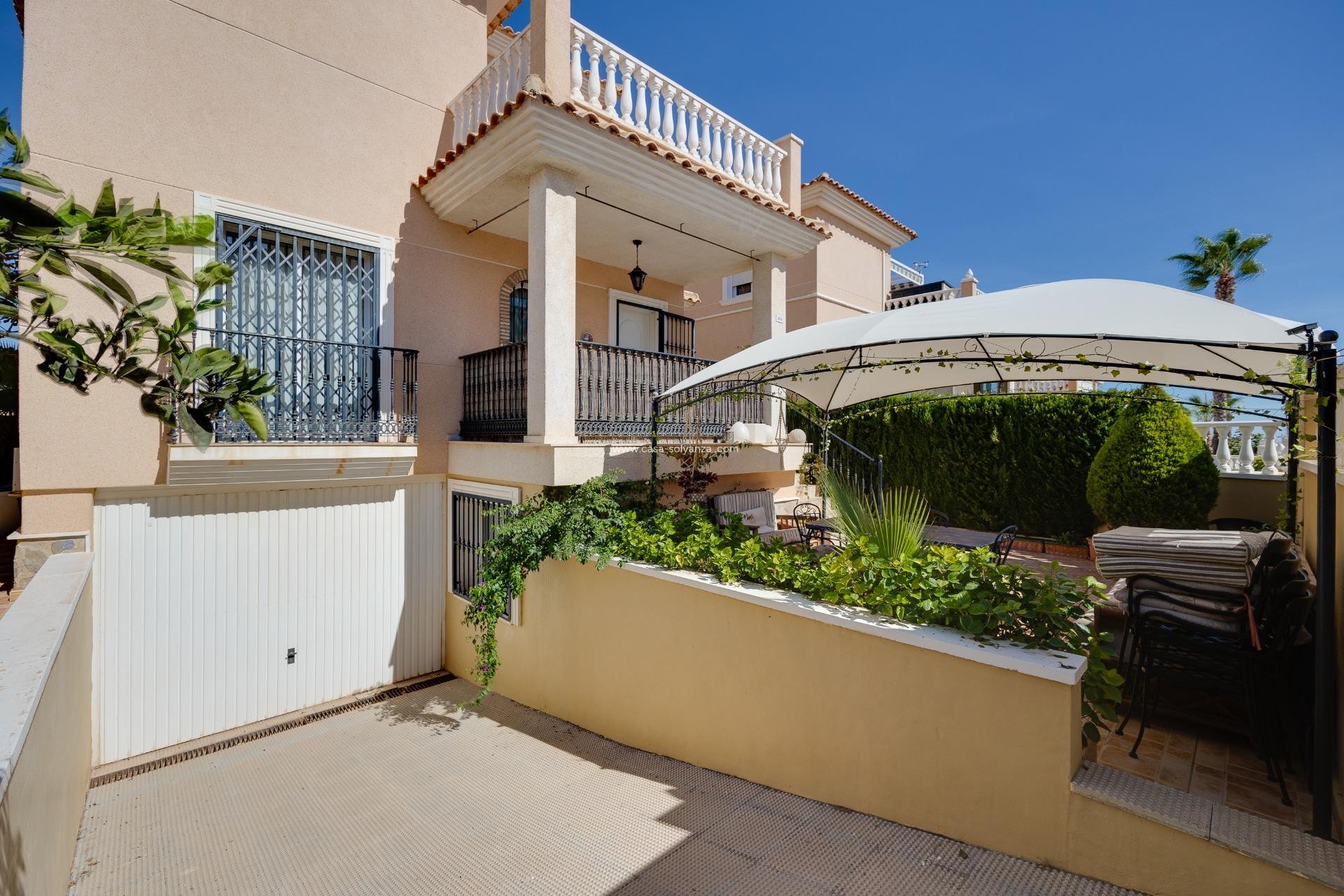 Wiederverkauf - Villa - Orihuela Costa - Urbanización Perla del Mar