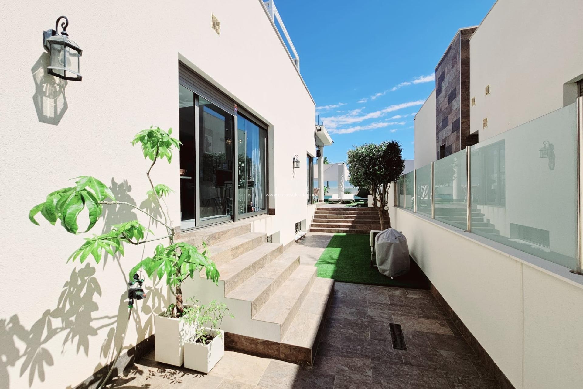 Wiederverkauf - Villa - Orihuela Costa - Villamartín