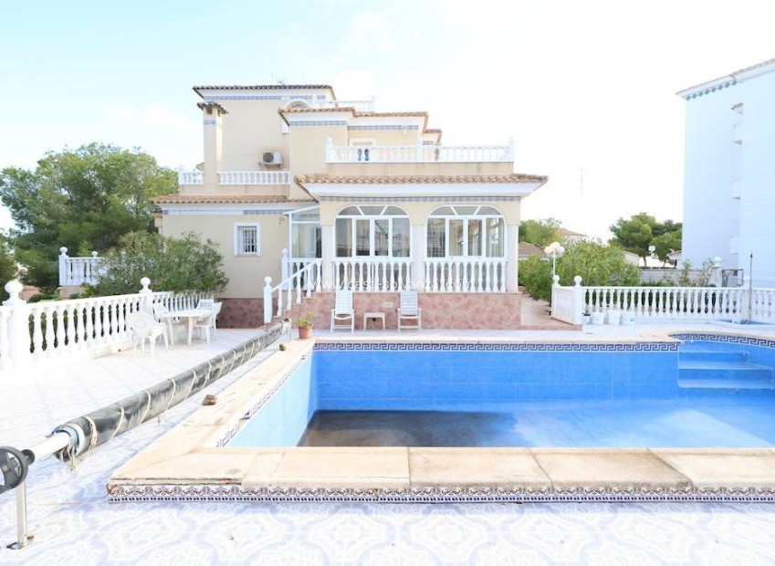 Wiederverkauf - Villa - Orihuela Costa - Villamartín