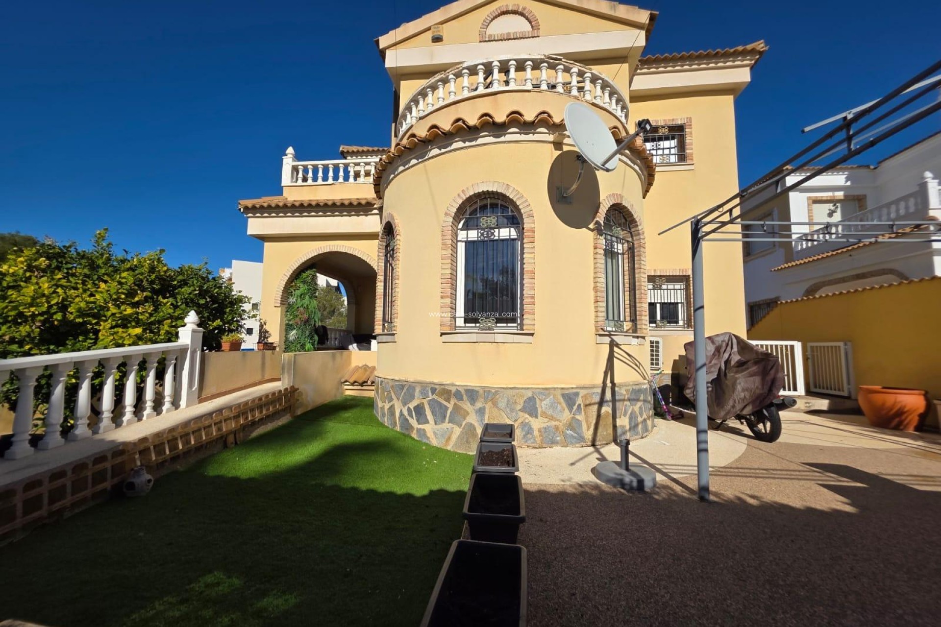 Wiederverkauf - Villa - Orihuela Costa - Villamartín