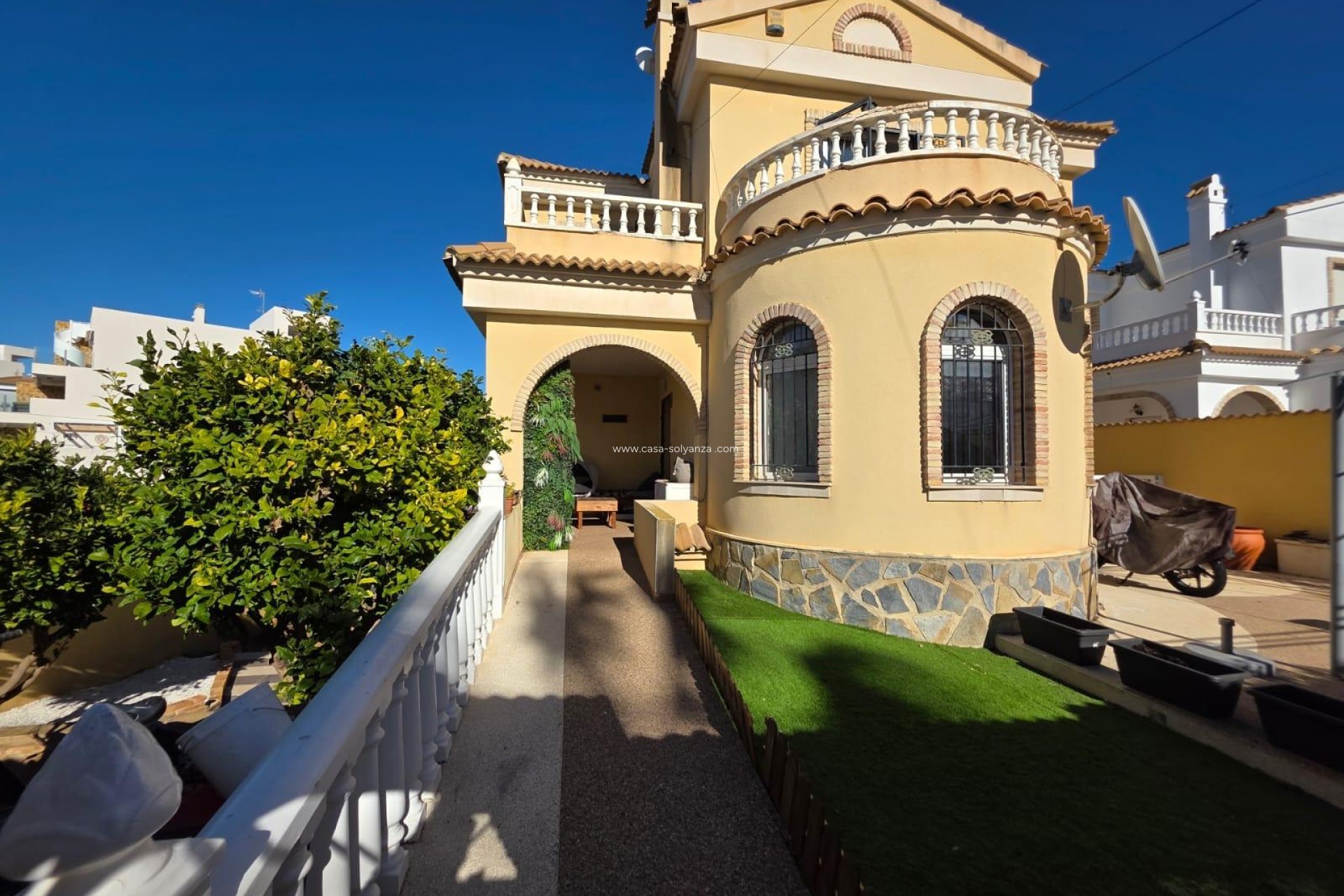 Wiederverkauf - Villa - Orihuela Costa - Villamartín