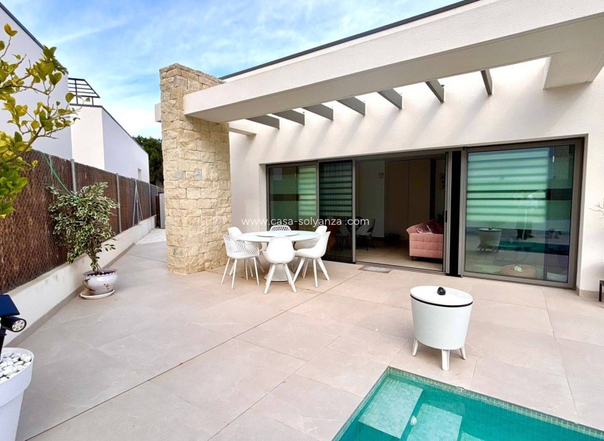 Wiederverkauf - Villa - San Miguel de Salinas - Urbanizacion Blue Lagoon