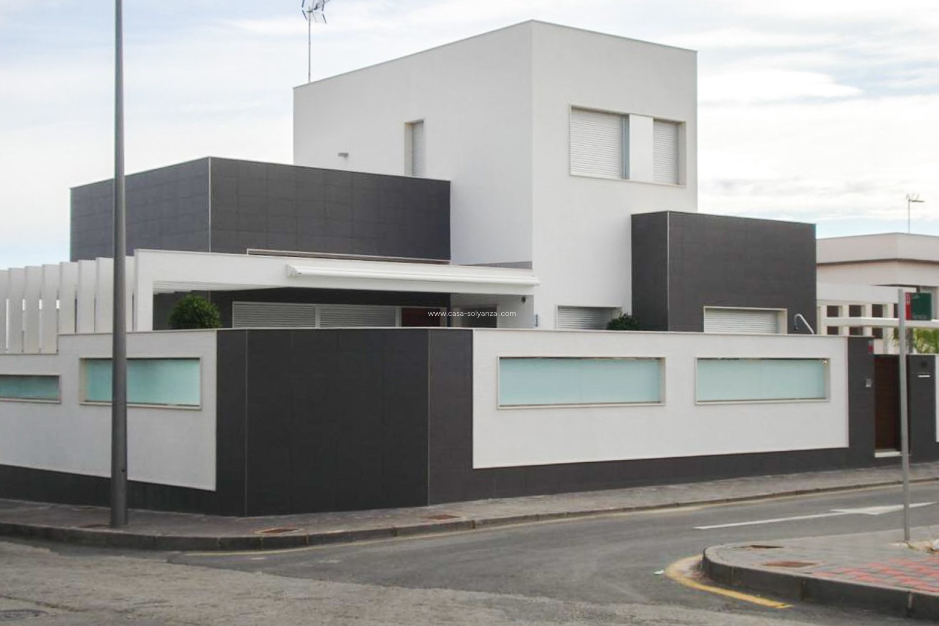 Wiederverkauf - Villa / Semi detached - Orihuela Costa - Mil Palmeras