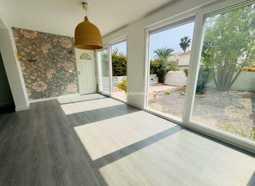 Wiederverkauf - Villa - Torrevieja - Aguas nuevas