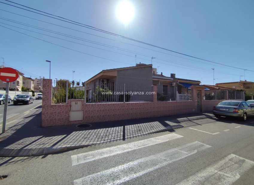 Wiederverkauf - Villa - Torrevieja - Estacion Autobuses