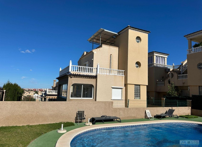 Wiederverkauf - Villa - Torrevieja - VILLAMARTIN