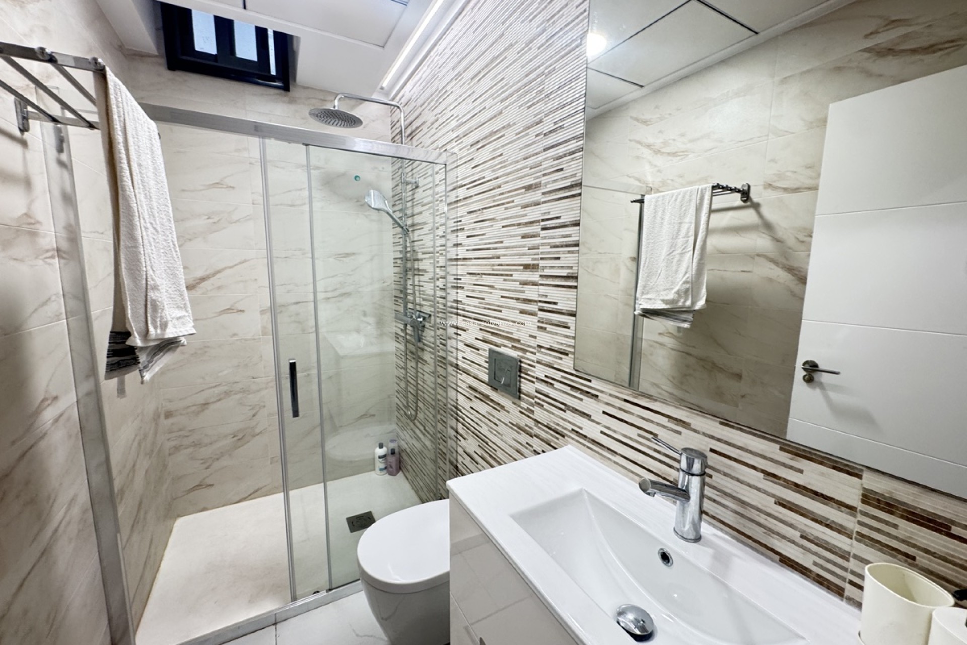 Wiederverkauf - Villa - Villamartin - Villamartín