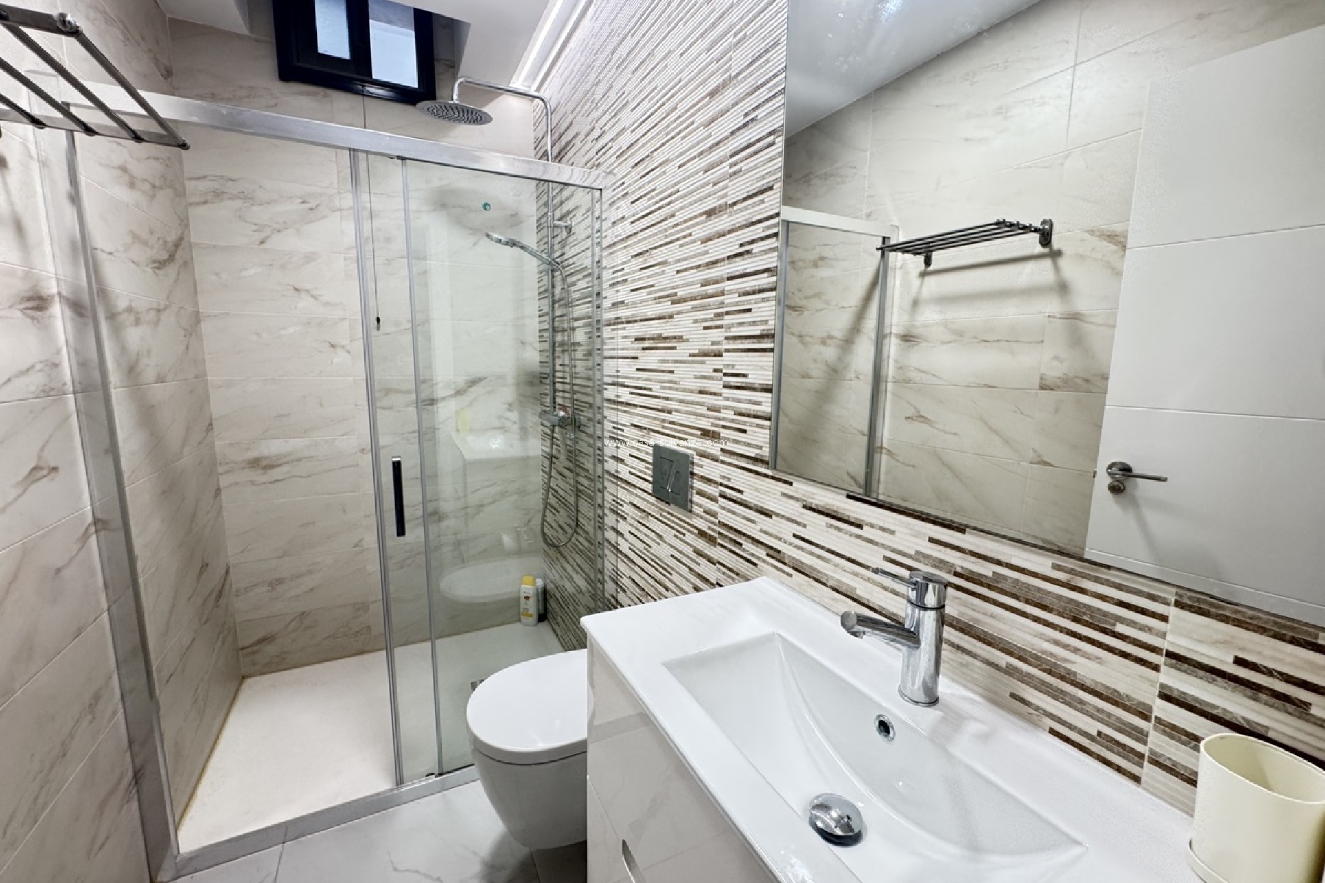 Wiederverkauf - Villa - Villamartin - Villamartín