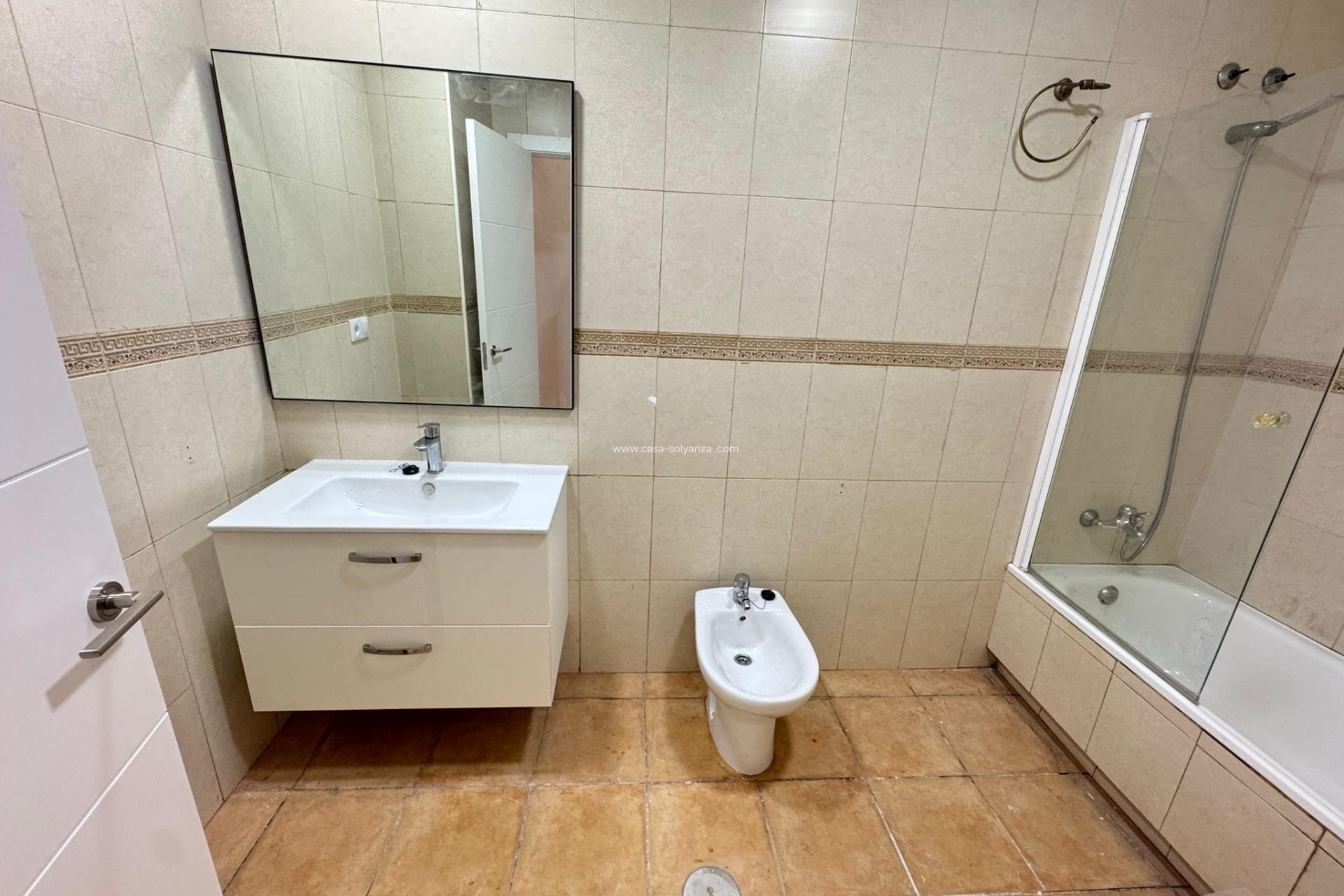 Wiederverkauf - Wohnung - Catral - Comunidad Valenciana