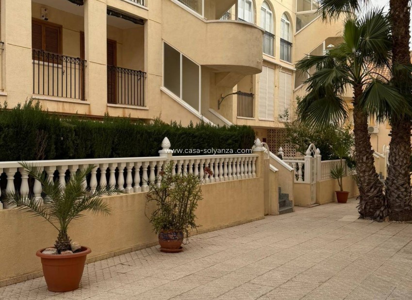 Wiederverkauf - Wohnung - Orihuela Costa - La Regia