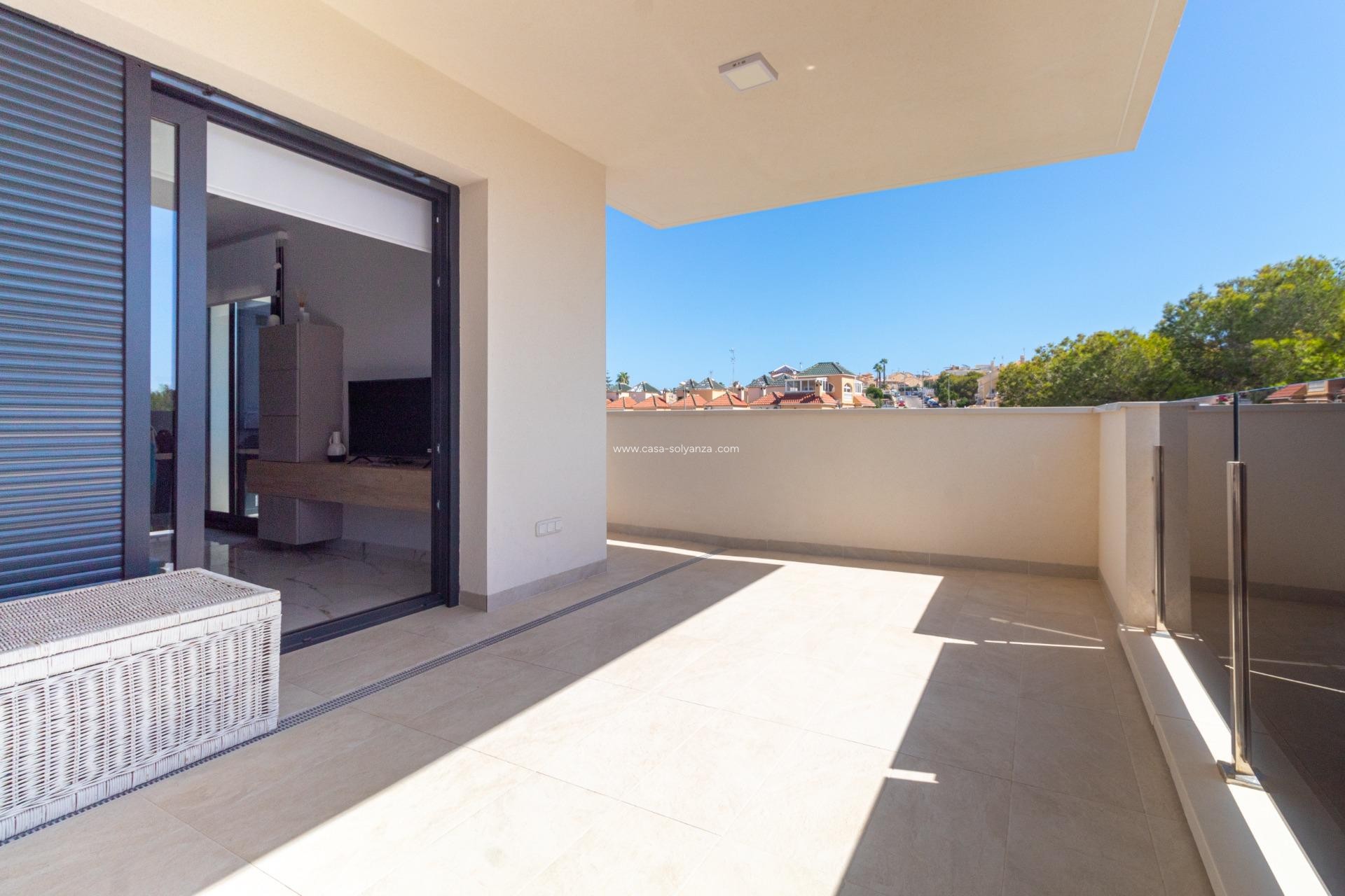 Wiederverkauf - Wohnung - Orihuela Costa - Los Almendros-La Florida