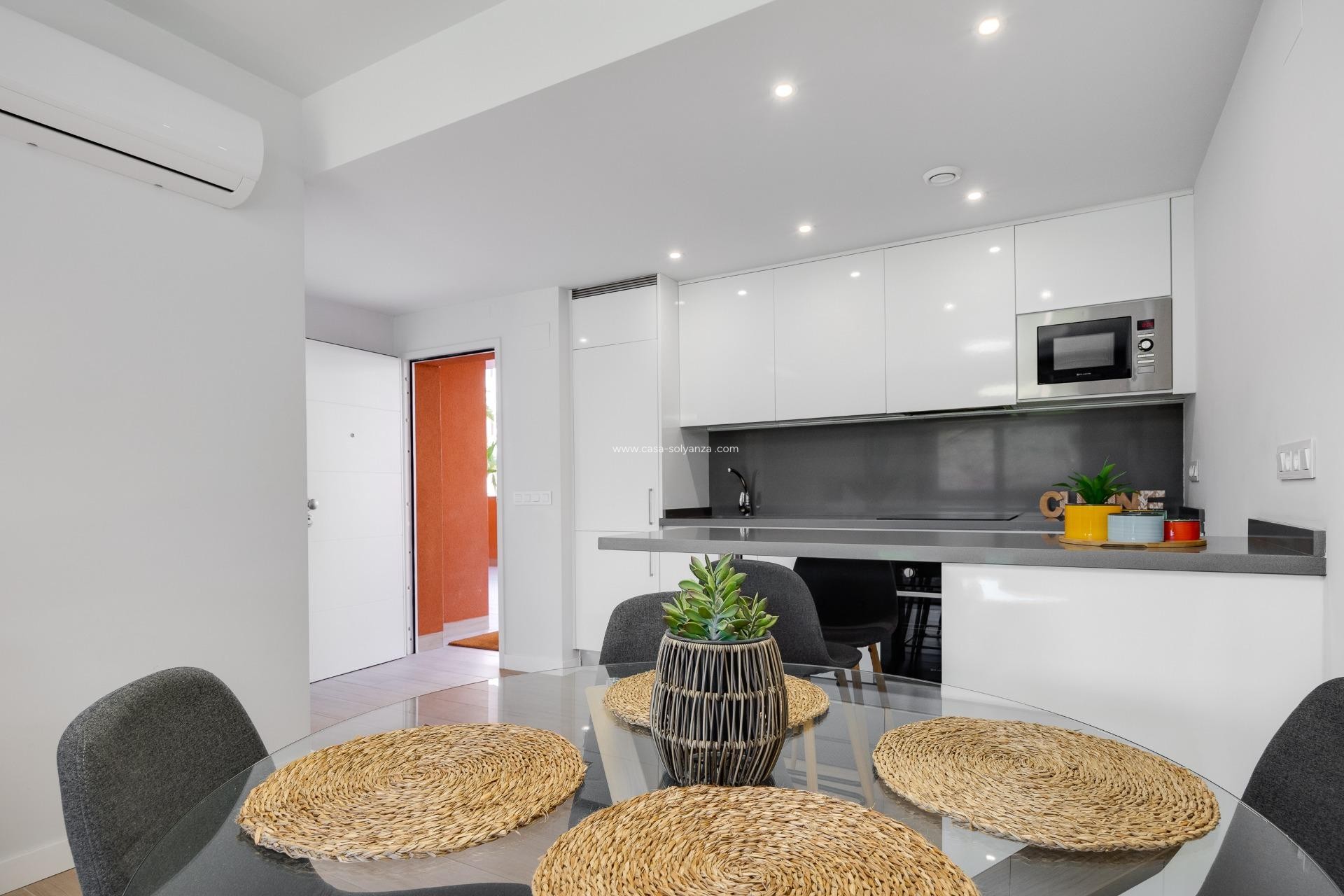 Wiederverkauf - Wohnung - Orihuela Costa - Villamartín