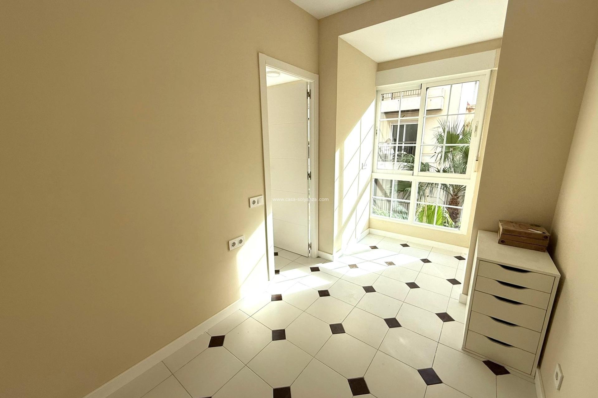 Wiederverkauf - Wohnung - Torrevieja - Center