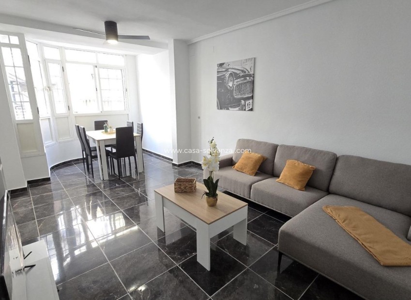 Wiederverkauf - Wohnung - Torrevieja - Centro - Muelle Pesquero