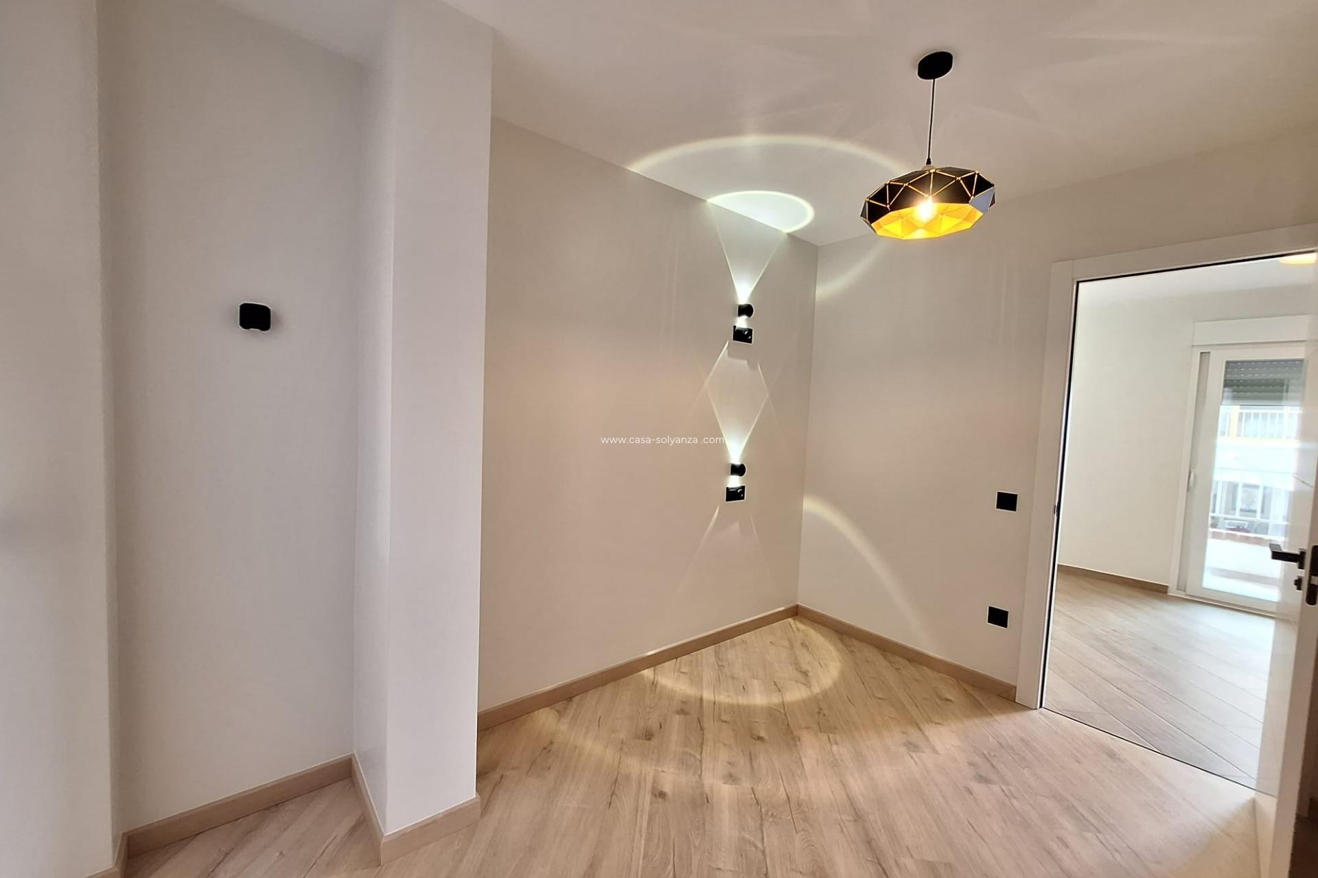 Wiederverkauf - Wohnung - Torrevieja - Playa de los Locos