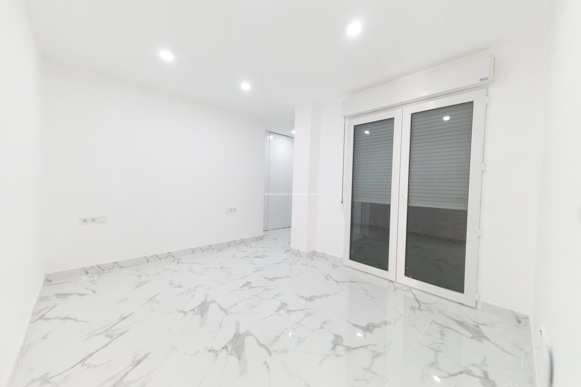 Wiederverkauf - Wohnung - Torrevieja - Playa De Los Naufragos