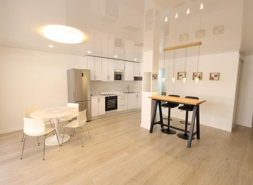 Wiederverkauf - Wohnung - Torrevieja - Torrevieja Centro