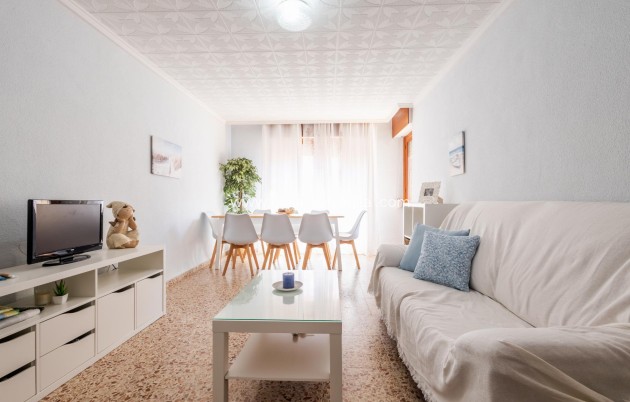 Wohnung - Wiederverkauf - Torrevieja - Playa De Los Naufragos