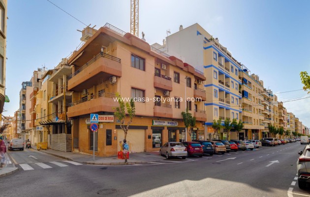 Wohnung - Wiederverkauf - Torrevieja - Torrevieja Centro