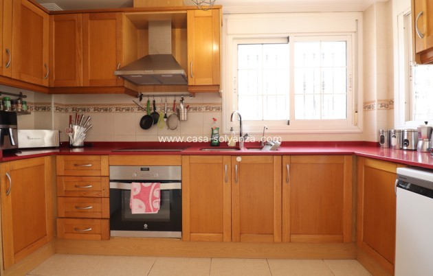 Resale - Villa - Los Montesinos - La Herrada