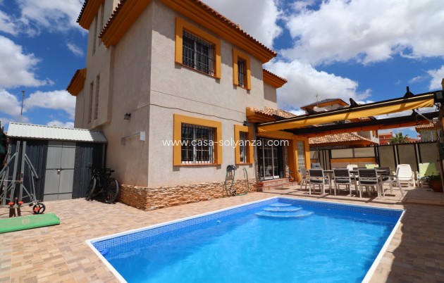 Resale - Villa - Los Montesinos - La Herrada
