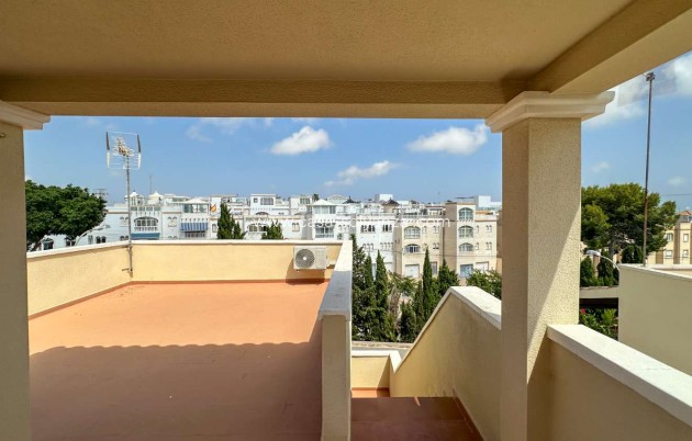 Resale - Villa - Orihuela - Orihuela Costa