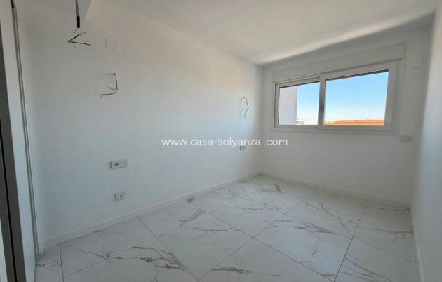 Resale - Apartment / flat - Torrevieja - Punta Prima
