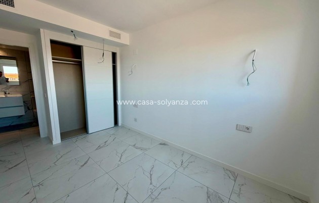 Resale - Apartment / flat - Torrevieja - Punta Prima