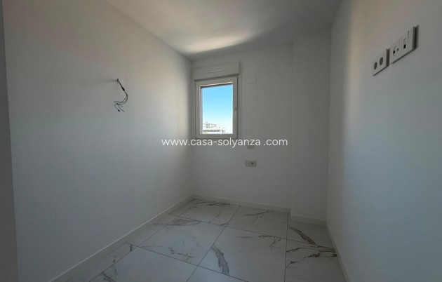 Resale - Apartment / flat - Torrevieja - Punta Prima