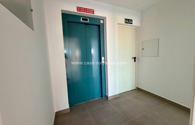 Resale - Apartment / flat - Torrevieja - Punta Prima