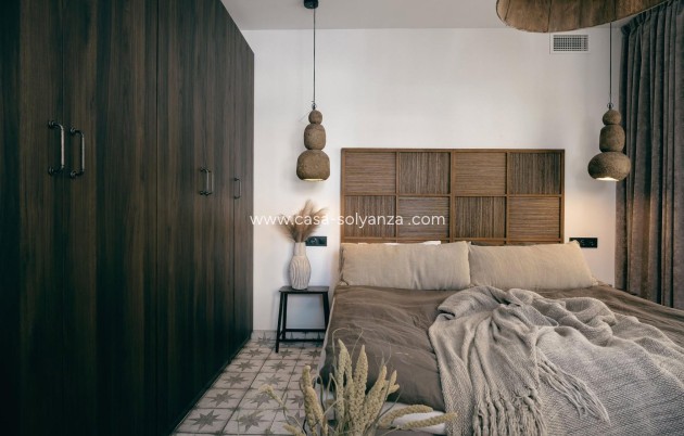 Resale - Apartment / flat - Torrevieja - Las Piscinas Naturales