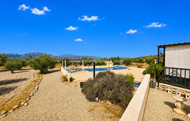 Resale - Villa - Sax