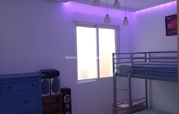 Alquiler a largo plazo - Apartamento / piso - Torrevieja - Center