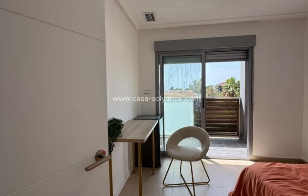 Revente - Appartement - Torrevieja - Puerto