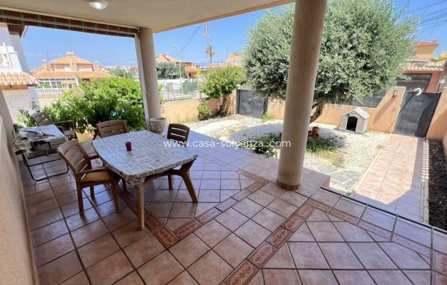 Revente - Villa - Torrevieja - Aguas nuevas