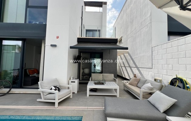 Resale - Villa - Orihuela Costa - Villamartín